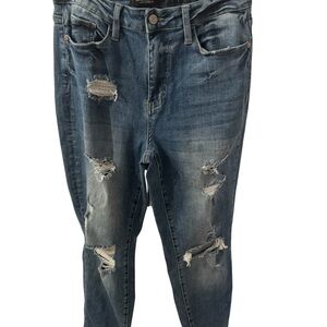 Judy Blue Distressed Boyfriend Jeans in Blue
